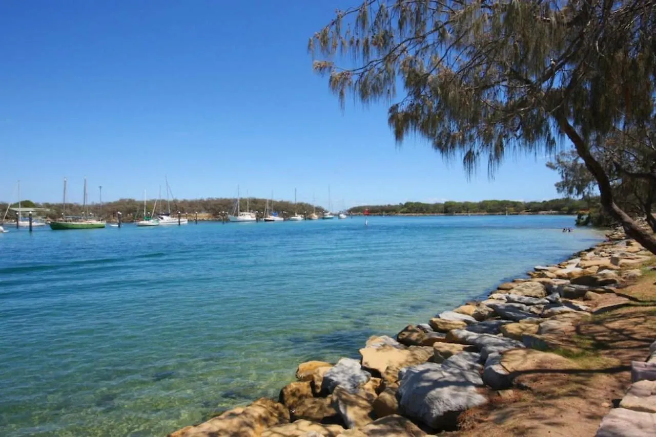 Beachfront Styled 2 Bedroom Apt W Pool At Buddina 0*,